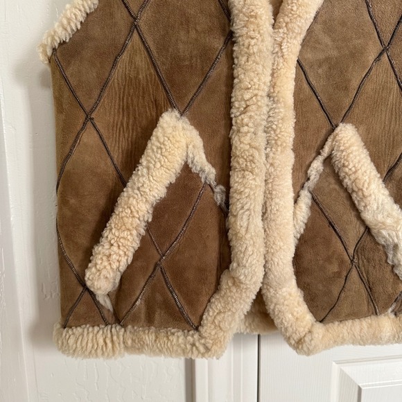 Vintage Genuine Sheepskin Shearling Vest – Diamond Quilted Gilet – Tan/Cream M - Picture 4 of 10